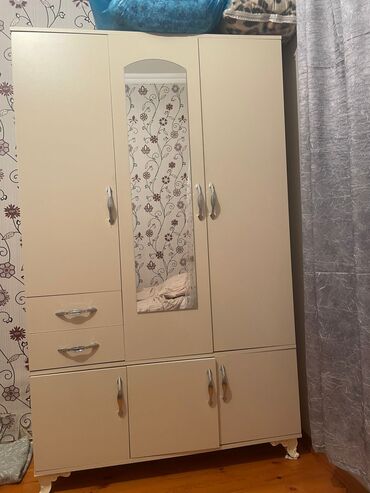 Mətbəx mebeli: İşlənmiş, 3 qapılı Düz dolab, Qarderob, paltar dolabı