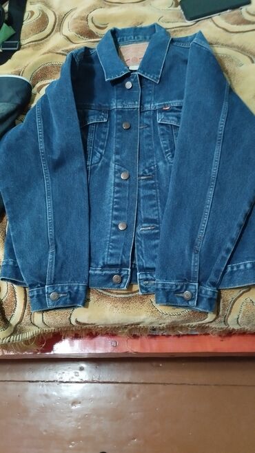 джинсовая куртка с мехом levis: Куртка S (EU 36), цвет - Синий