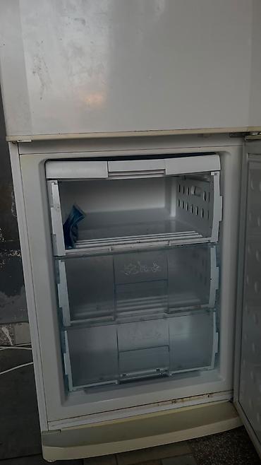 xaladelnik ev: Beko iki kameralı soyuducu. Aşağı dondurucu bölməli modeldir. Ağ — 1
