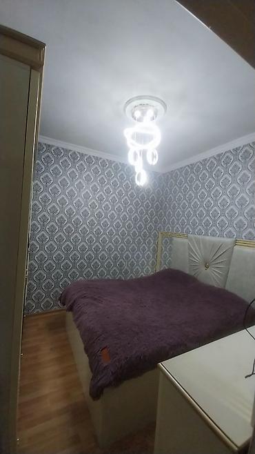 rəssam: Uşaq otağı üçün divar kağızı – mavi tonlarda, ayı balası və lent — 4