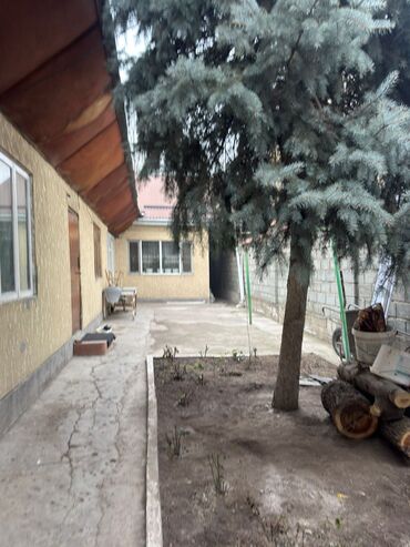 Продажа домов: Полдома, 100 м², 5 комнат, Риэлтор, Старый ремонт — 2