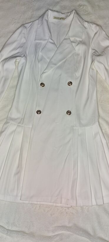белые платье: Вечернее платье, Коктейльное, Короткая модель, С рукавами