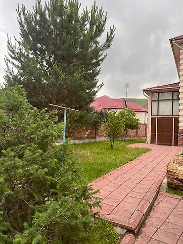 Продажа коттеджей и домов: Продается отличный дом 6 комнат в районе гос. резиденции по улице — 4