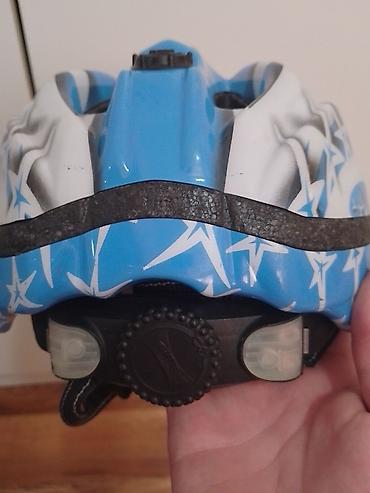 Oprema za bicikliste: Dečija biciklistička kaciga KED - Veličina: podesiva (zadnji točkić — 9