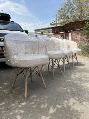 Другое оборудование для салонов красоты: Маникюрный стол Полки под лаки Лабораторный шкаф Шкаф под сухожар — 24