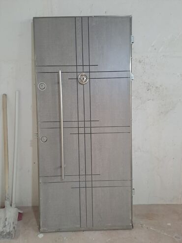 Материалы для кровли крыш: Metall giriş qapısı – müasir dizayn - Material: metal karkaslı, ön