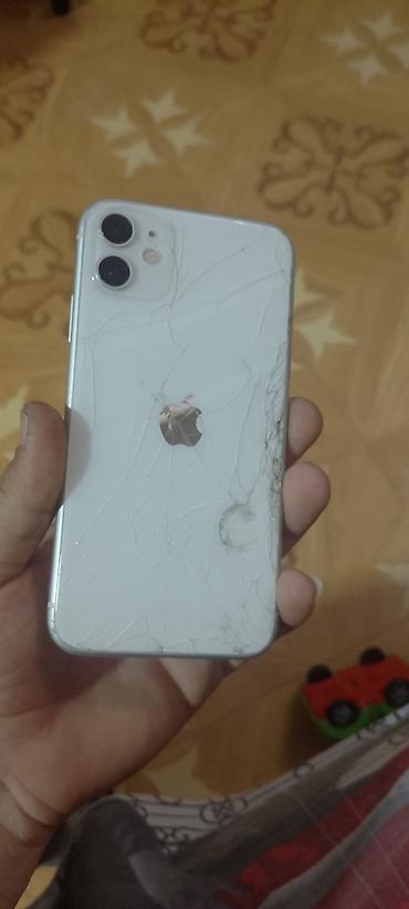 165 ekran tv: IPhone 11, 128 GB, White Titanium, Qırıq, Simsiz şarj, Face ID — 2