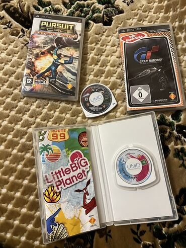 игры на psp: Набор видеоигр для приставки Sony PSP, включающий три популярные игры