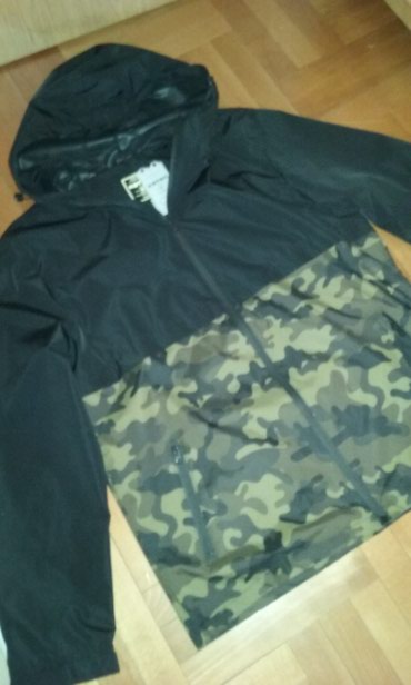 nike crna jakna: Šuškavac 2xl. jednom nosen.
2500din.
061/