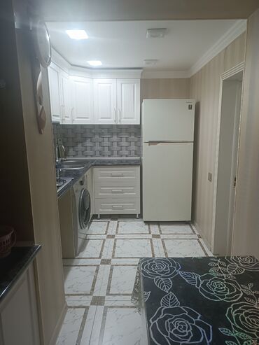 Uzunmüddətli kirayə mənzillər: Yol kenarinda Marshurut dayanacaginin arxasinda 3cu mertebede -da lalafo.az — 12 Uzunmüddətli kirayə mənzillər: Yol kenarinda Marshurut dayanacaginin arxasinda 3cu mertebede — 12