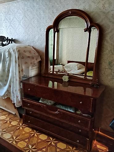 Комоды: Б/у, С зеркалом — 2
