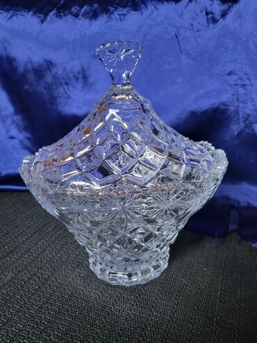 Kuhinjski setovi: Bimbonijera nova,pun rad. Bombonijera izgleda kao kristalna,ali — 5