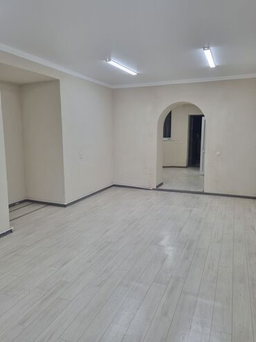 Офисы: Сдаю Офис, 50 м², В бизнес центре, С отдельным входом — 9