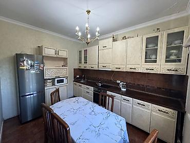 Продажа домов: 6 комнат и более, 220 м², 9 соток, Бишкек, Ак-Орго ж/м Собственник — 4