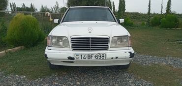 furqon mercedes: Yaxsi veziyyetdedir senedler qaydasinda kandsaneri islekdir 4 teker