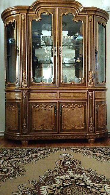 salon işığı: Klassik vitrinalı bufet - Material: Təbii ağacdan hazırlanmış, zəngin — 1