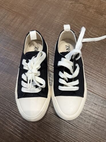 Bodi: Krossovka, Qız üçün, 29