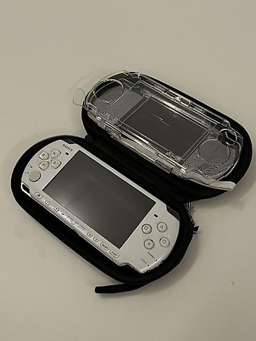 playstation satilir: Sony PSP 3000 (PlayStation Portable) – ağ rəng Tərtəmizdir, üzərində — 5