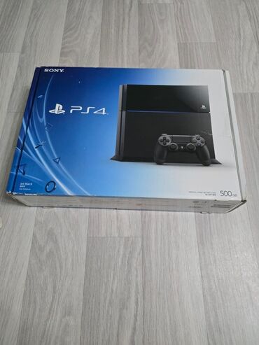 PS4 (Sony PlayStation 4): Продам Sony PS4 fat 500гб не прошита. Домашнее использование. В