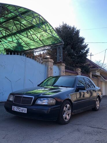 сапоги цвета мокко: Mercedes-Benz C-Class: 1997 г., 2 л, Механика, Бензин, Седан