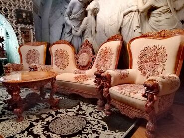klassik divanlar: Ruminya istehsali olan renesans divan ve 2 kreslo ve masa. Temiz goz