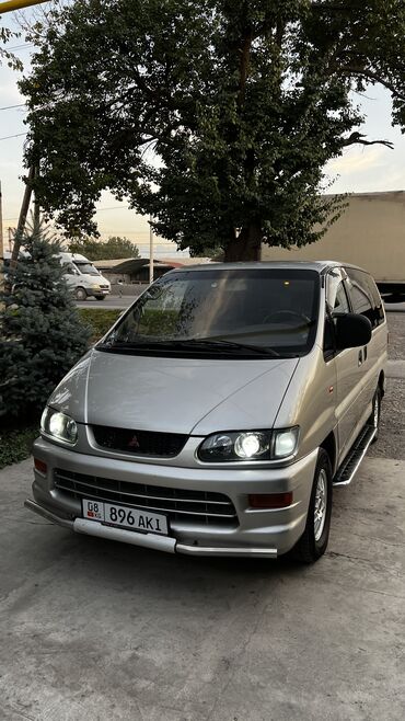 старекс авто: Mitsubishi Space Gear: 2001 г., 2 л, Механика, Газ, Минивэн