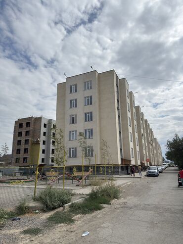 срочно продаётся 1 комнатная квартира в районе ошского рынка по улице кенсуйская: 1 бөлмө, 39 кв. м, Жеке план, 2 кабат, ПСО (өзү оңдоп түзөтүп бүтүү үчүн)