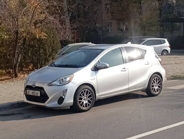 зеркала продаю: Toyota Prius: 2016 г., 1.5 л, Автомат, Гибрид, Хэтчбэк