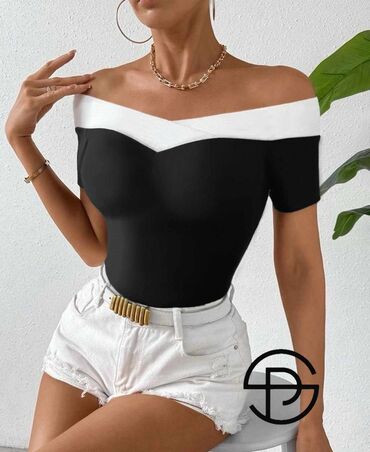 crop top majica: 05. Majica 
1750 din
 likra