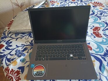 irsad telecom notebook qiymetleri: Б/у ASUS Vivobook, 15.6 ", Intel Core i3, < 128 ГБ, Самовывоз