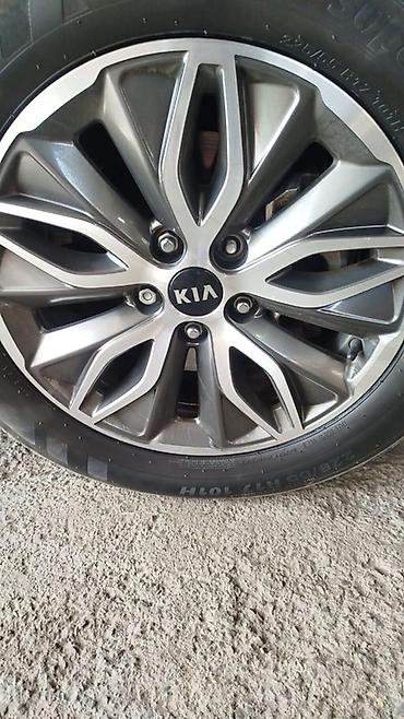 225 55 17: Оригинальное литое колесо KIA с шиной. Характеристики: - Диск — 1