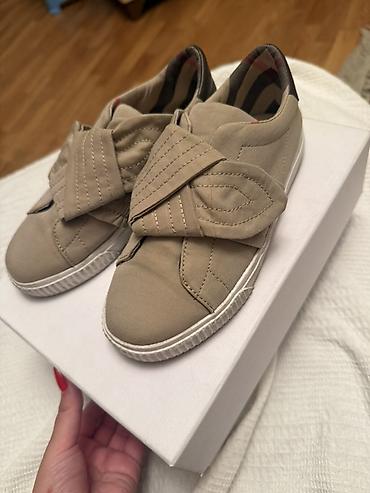 Кроссовки и спортивная обувь: Burberry qadın krossovkaları - Model: Burberry slip-on krossovka - — 2