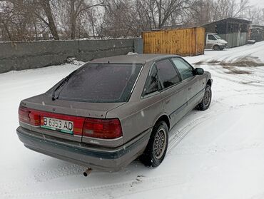 Mazda: Mazda 626: 1990 г., 2 л, Механика, Бензин, Лимузин