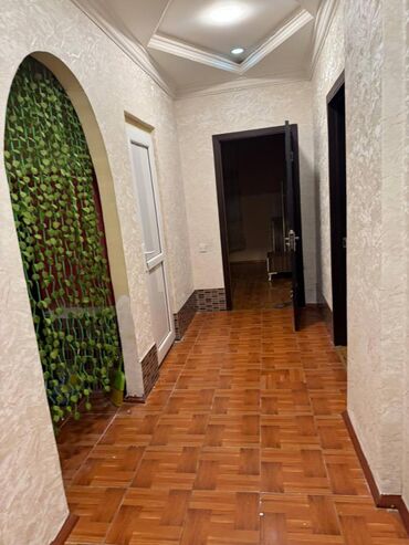 Mənzil kirayələyirəm: 2 otaqlı, 70 kv. m — 4