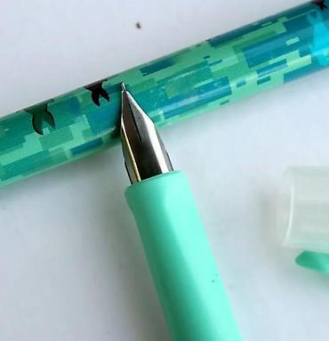 Ostali aksesoari: SCHNEIDER White Feather i Patromatic nalivpero NEMAČKA 1980. Cena za — 8