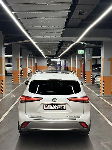 2023: Toyota Highlander: 2023 г., 2.4 л, Бензин, Кроссовер — 4