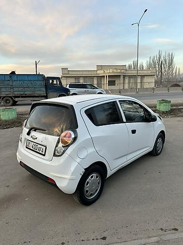 Chevrolet: Chevrolet Spark: 2012 г., 1 л, Автомат, Бензин, Хэтчбэк — 4