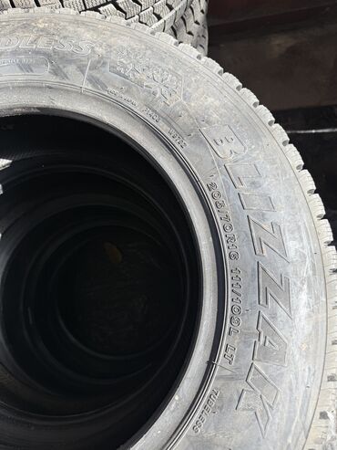 Шины: Шины 205 / 70 / R 16, Зима, Б/у, Комплект, Грузовики/Автобусы, Япония, Bridgestone — 7