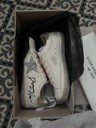 Кроссовки, 37, Golden Goose, Новый, цвет - Белый, Самовывоз, Платная доставка at lalafo.kg Кроссовки, 37, Golden Goose, Новый, цвет - Белый, Самовывоз, Платная доставка