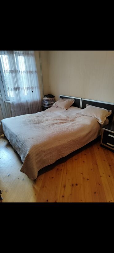 Otaq bitkiləri: 2 eded kravat.tunbucka ile bir yerde. çütu 150azn. matras var. yaxsi
