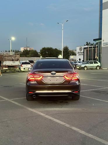 corolla 2016: Toyota Camry: 2022 г., 2.5 л, Вариатор, Гибрид, Седан — 4