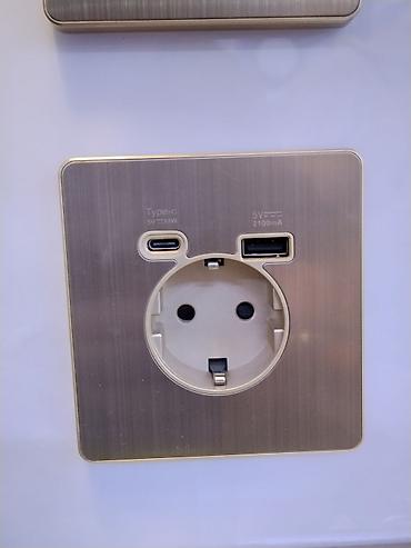 Комбинированная настенная розетка с USB и USB Type‑C - Универсальная