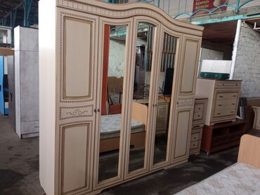 доводчик мебельный в Кыргызстан: Спальный гарнитур в отличном состоянии. Почти как новый