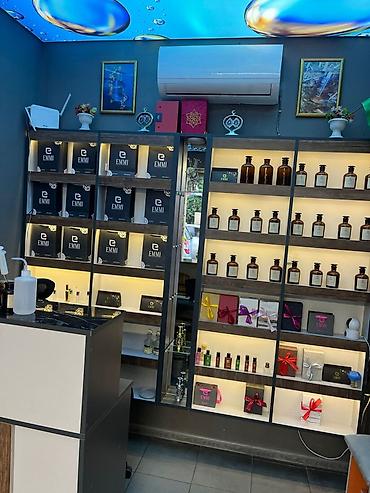 hal hazırda: EMMI Perfumery & Cosmetics – 1972-dən ətir və kosmetika mağazası — 2
