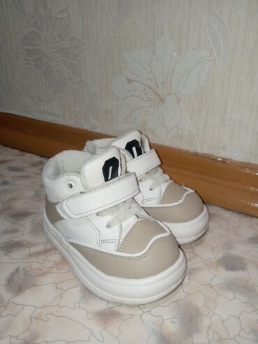 Детская обувь: ✨Всё за 500 сом!!! Ботинок на флисе 25 размера, подходит на 24 — 5