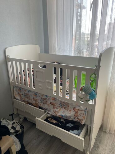 şir şəkilləri: Oğlan və qız üçün, İşlənmiş, Dördbucaq, Beşik, Dəst ilə, Matras ilə, Yellənmə mexanizmsiz