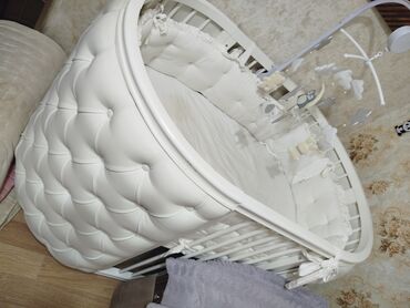 Oğlan və qız üçün, Yumru, Beşik, Dəst ilə, Matras ilə, Yellənmə mexanizm ilə