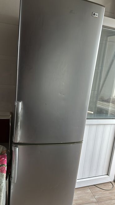 холадилник ош: Холодильник LG, Б/у, Двухкамерный, 70 * 1800 *