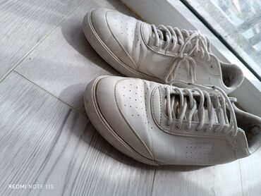 жилетка nike: Продается мужская обувь спортивная в хорошем состоянии размер 40-41