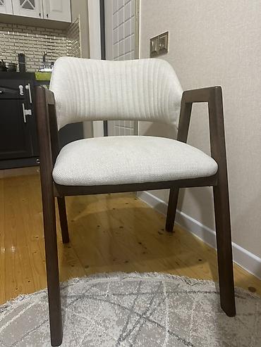 taxda qapl: Stulleto Furniture kürsüsü - Material: tünd qəhvəyi massiv ağac — 3